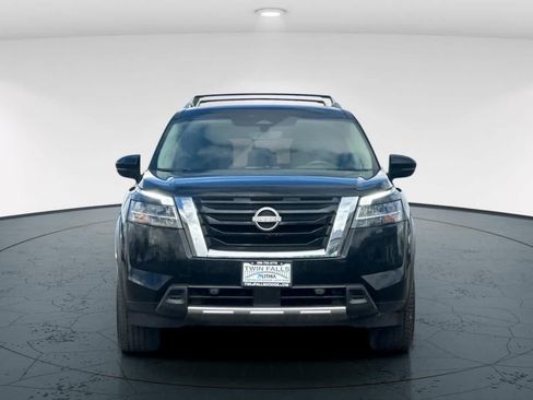 Used 2023 Nissan Pathfinder SL AWD/4WD image 10