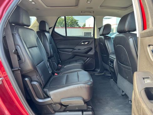 Used 2021 Chevrolet Traverse LT AWD/4WD image 19