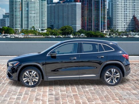 Used 2025 Mercedes-Benz GLA 250 image 8