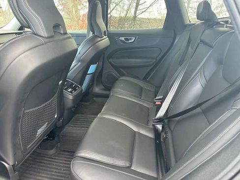 Used 2023 Volvo XC60 B5 Ultimate image 4