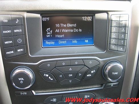 Used 2018 Ford Fusion SE FWD image 17