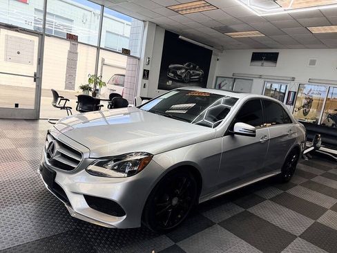 Used 2016 Mercedes-Benz E 350 Sedan image 1