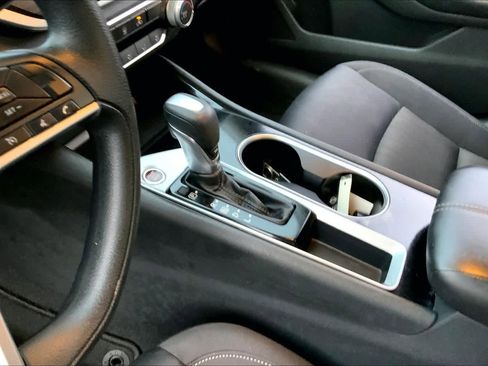 Used 2024 Nissan Altima 2.5 SV image 16