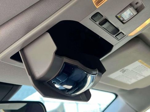 Used 2023 Toyota Highlander LE image 35