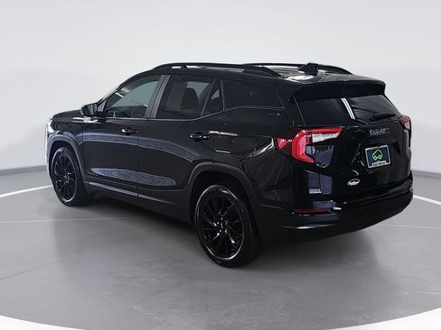 Used 2023 GMC Terrain SLE w/ Driver Convenience Package FWD image 6