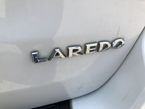 Used 2020 Jeep Grand Cherokee Laredo w/ Laredo X Package AWD/4WD image 9