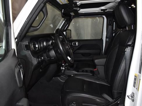 Used 2022 Jeep Wrangler Unlimited Sahara image 13