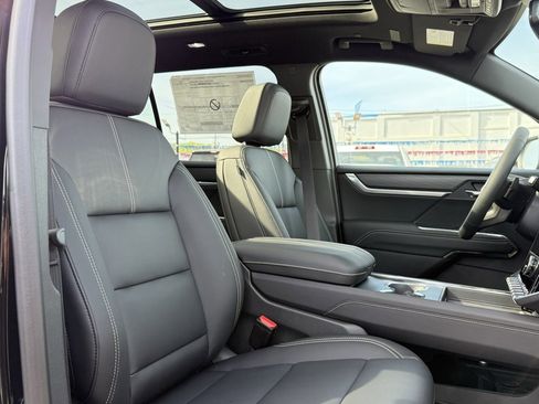 New 2025 GMC Acadia Elevation w/ Elevation Premium Package image 21