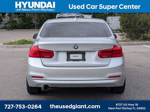 Used 2016 BMW 320i Sedan RWD image 4