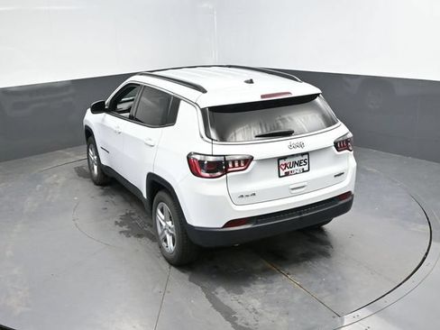 Used 2024 Jeep Compass Latitude AWD/4WD image 42