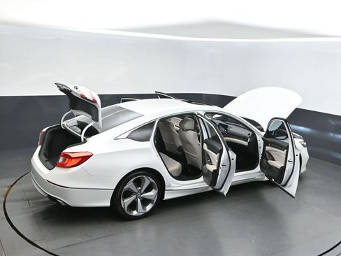 Used 2018 Honda Accord Touring image 49