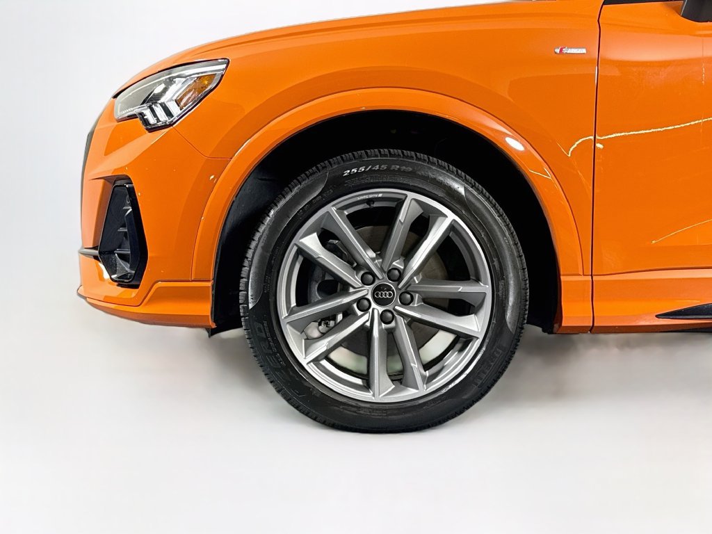 Certified 2025 Audi Q3 2.0T Premium w/ Convenience Package AWD/4WD image 23