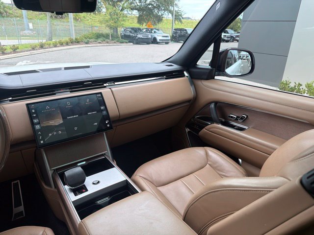 Used 2024 Land Rover Range Rover SE AWD/4WD image 11