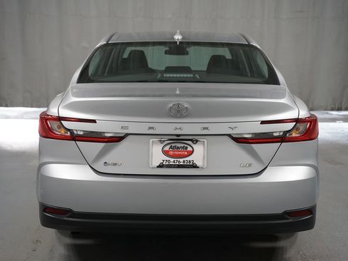 Used 2025 Toyota Camry LE image 7