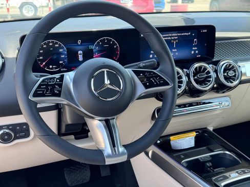 New 2025 Mercedes-Benz GLB 250 4MATIC image 26