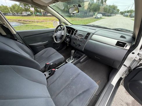 Used 2009 Nissan Versa 1.8 S FWD image 26