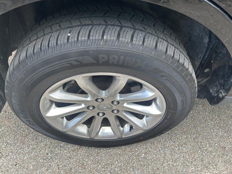 Used 2013 Lincoln MKX AWD image 26