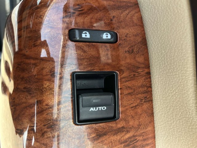 Used 2019 Toyota Sequoia Platinum RWD image 20