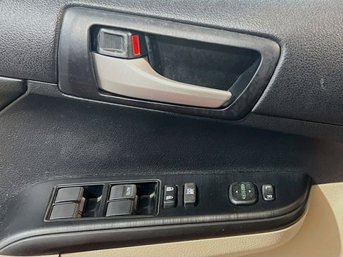 Used 2014 Toyota Camry LE FWD image 13