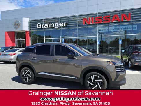 Used 2026 Nissan Kicks SV w/ SV Premium Package FWD image 1