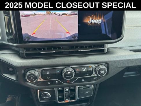 New 2025 Jeep Gladiator Sport AWD/4WD image 28