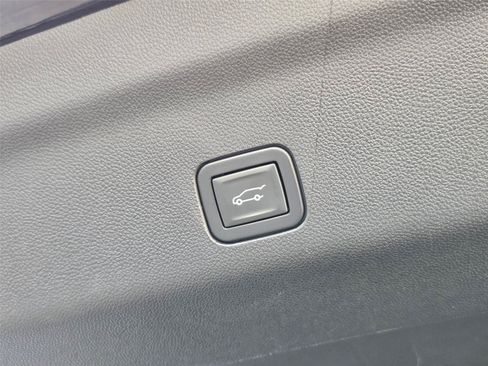 Used 2022 Cadillac Escalade ESV Sport Platinum AWD/4WD image 34
