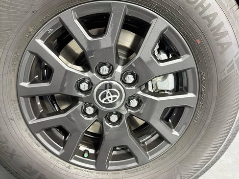 Used 2025 Toyota 4Runner SR5 RWD image 31