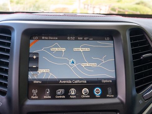 Used 2015 Jeep Cherokee Trailhawk w/ Comfort/Convenience Group image 16