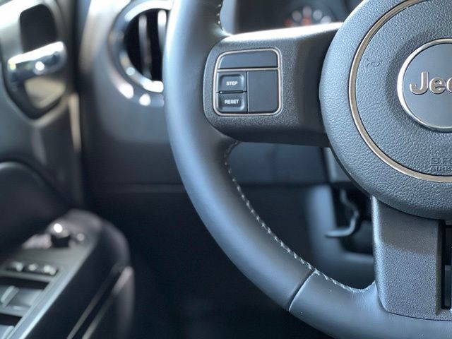 Used 2017 Jeep Patriot Sport w/ Power Value Group FWD image 32