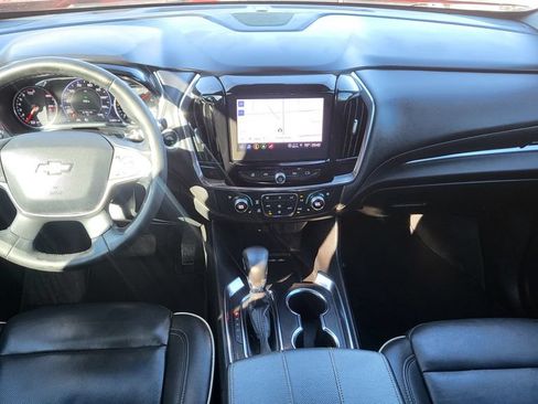 Used 2023 Chevrolet Traverse Premier FWD image 31