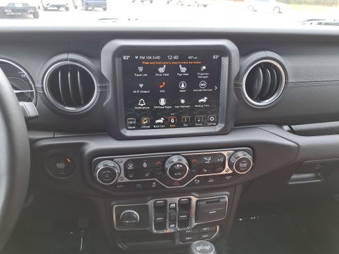 Used 2021 Jeep Wrangler Unlimited Sahara w/ Cold Weather Group image 19