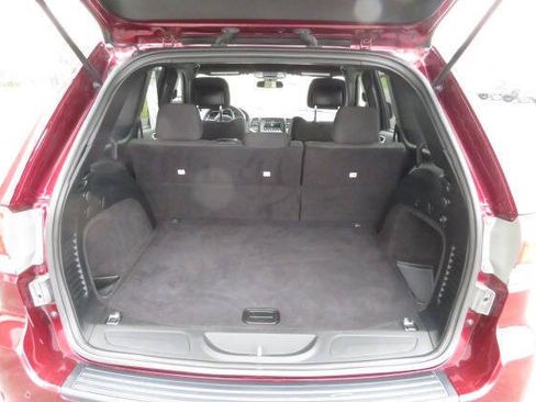 Used 2018 Jeep Grand Cherokee Laredo AWD/4WD image 9