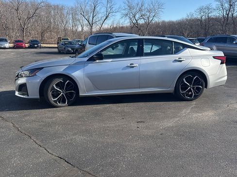 Used 2024 Nissan Altima 2.5 SR image 4
