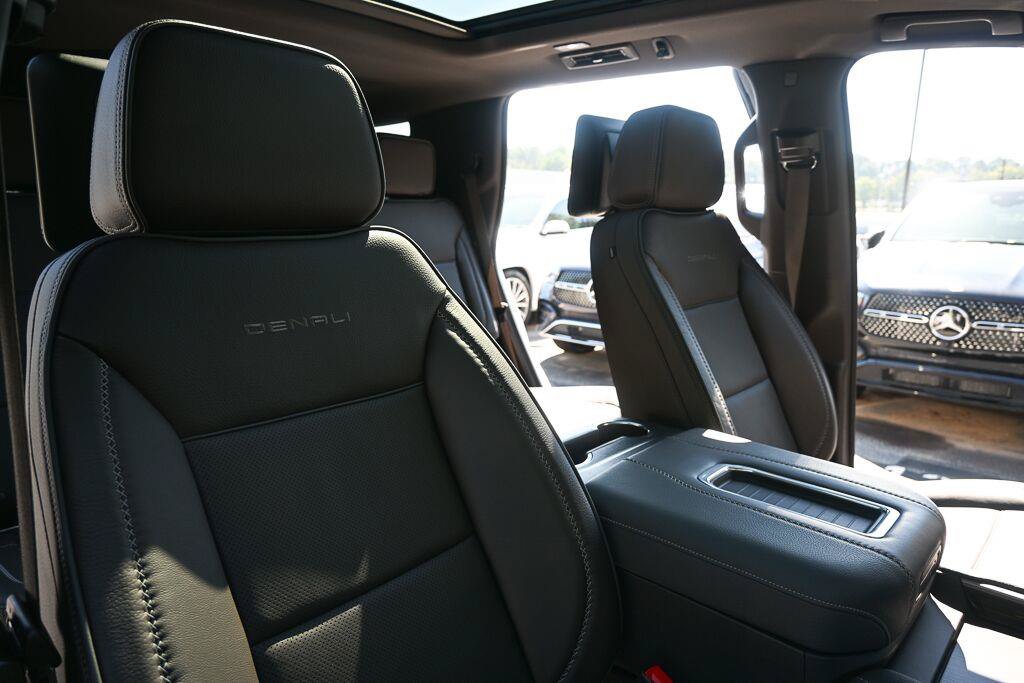 Used 2021 GMC Yukon Denali AWD/4WD image 17
