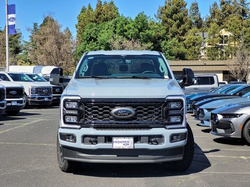 New 2026 Ford F250 Lariat w/ Black Appearance Package AWD/4WD image 2
