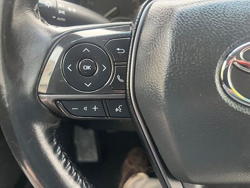 Used 2021 Toyota Camry SE image 37