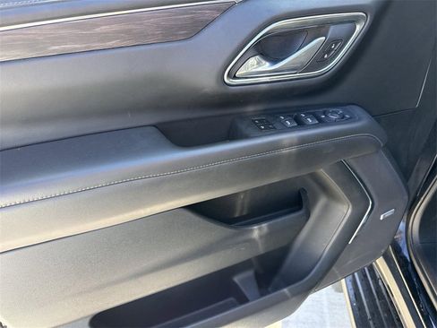 Used 2024 Chevrolet Suburban LT image 20