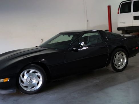 Used 1995 Chevrolet Corvette Coupe image 12