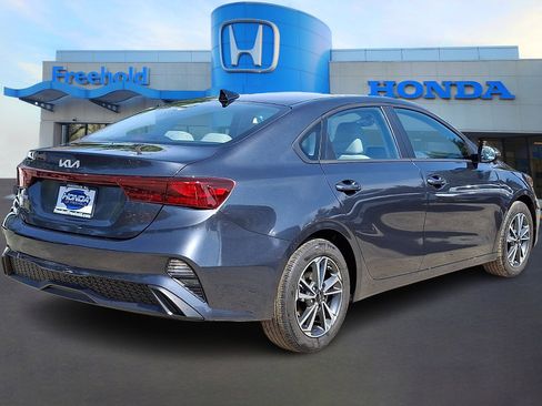 Used 2023 Kia Forte LXS w/ LXS Technology Package image 7