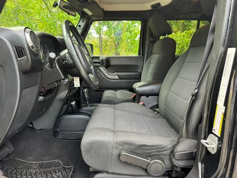 Used 2011 Jeep Wrangler Unlimited Sport AWD/4WD image 8