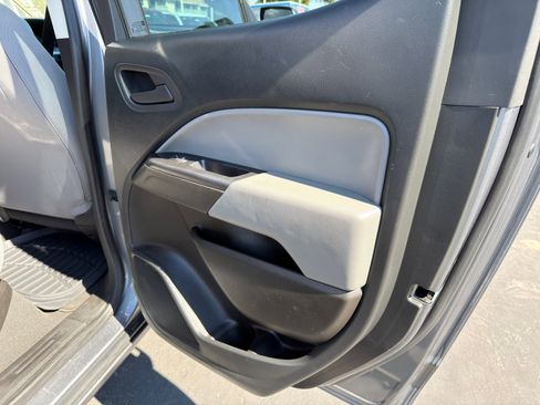 Used 2022 Chevrolet Colorado W/T w/ WT Convenience Package image 13