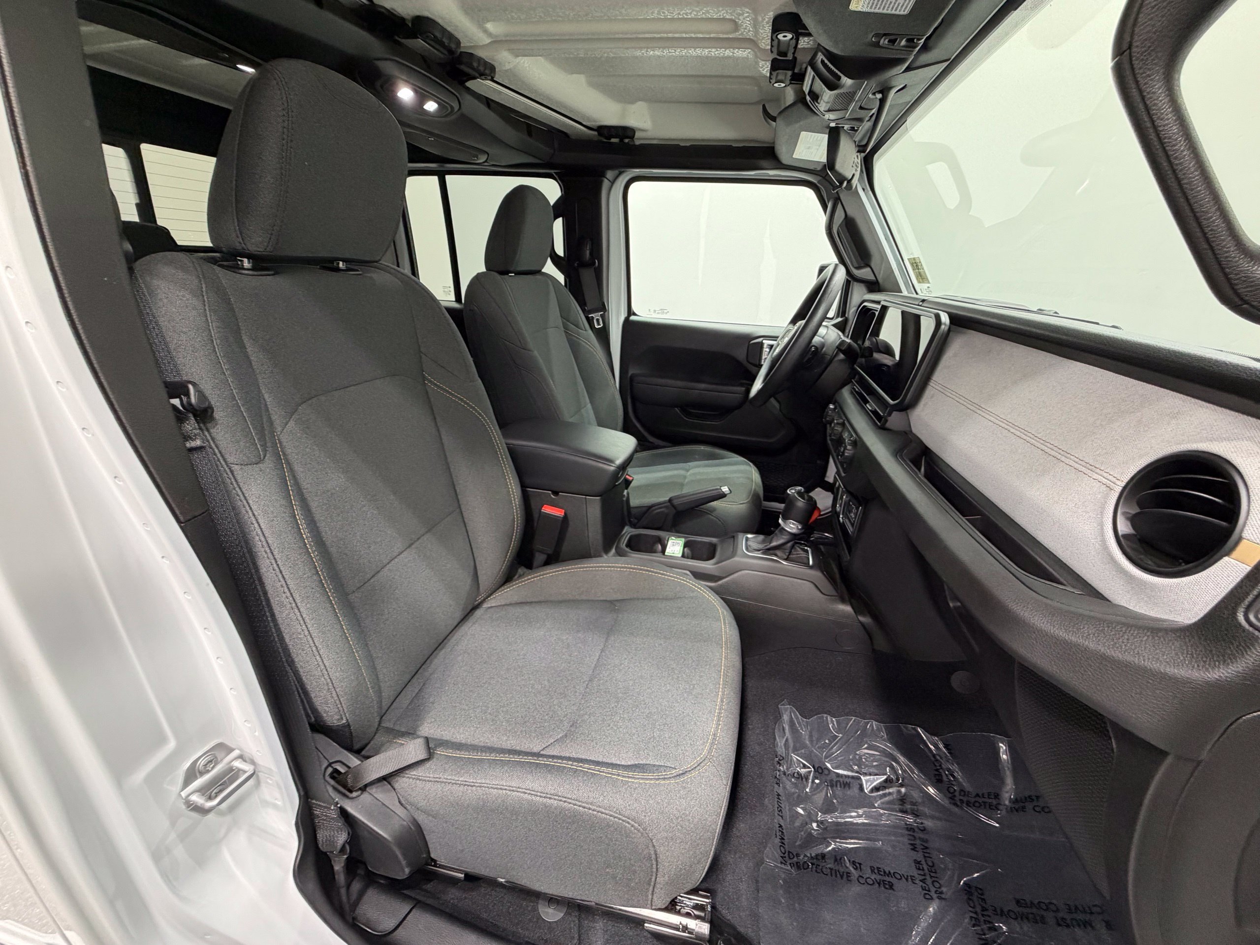 Used 2025 Jeep Gladiator Sport AWD/4WD image 32