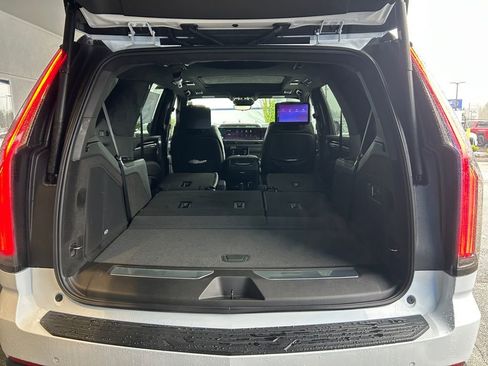 New 2026 Cadillac Escalade Platinum Sport w/ LPO, ONYX Package image 24