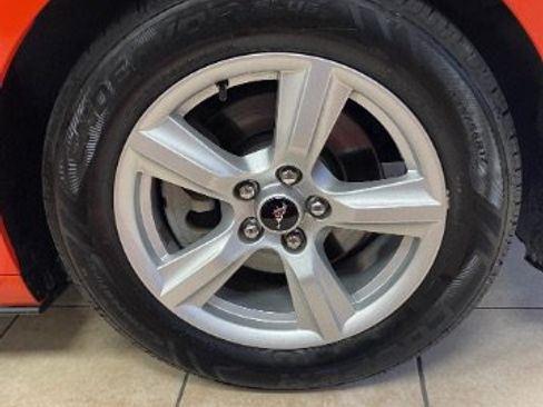 Used 2015 Ford Mustang Coupe RWD image 18