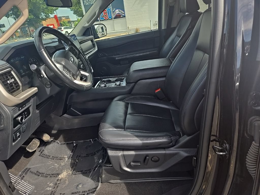 Used 2024 Ford Expedition XLT AWD/4WD image 12