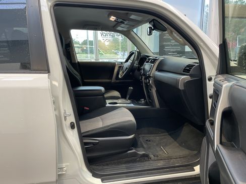 Used 2021 Toyota 4Runner SR5 AWD/4WD image 34