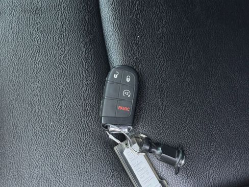 Used 2025 Jeep Compass Limited AWD/4WD image 21