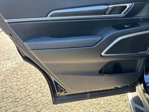New 2025 Kia Telluride S image 22
