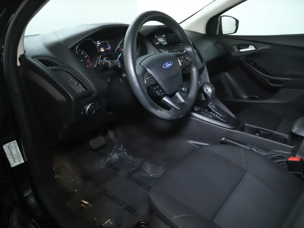 Used 2017 Ford Focus SE FWD image 17