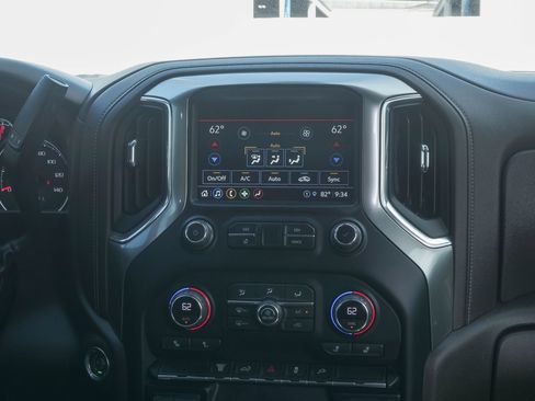 Used 2022 Chevrolet Silverado 3500 LT w/ Convenience Package AWD/4WD image 12